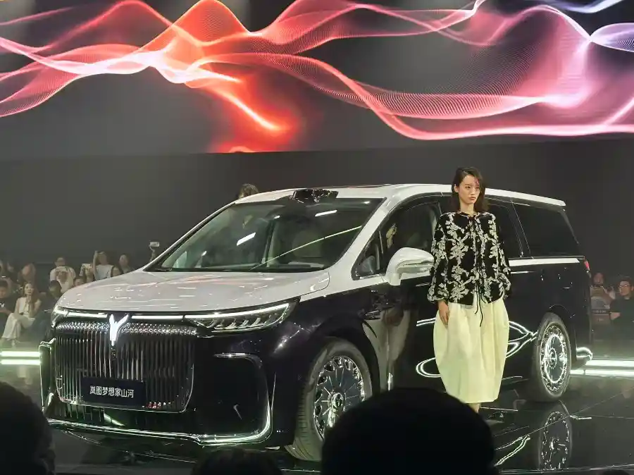 东湖库里南野心破圈:岚图泰山以47万重塑中式豪华新标杆