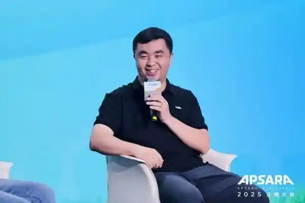 AI汽车驶入未来:云栖大会上演乐与路新篇章